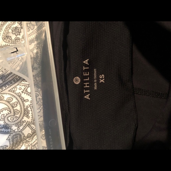 Athleta 2 in 1 skort Capri - Picture 7 of 7
